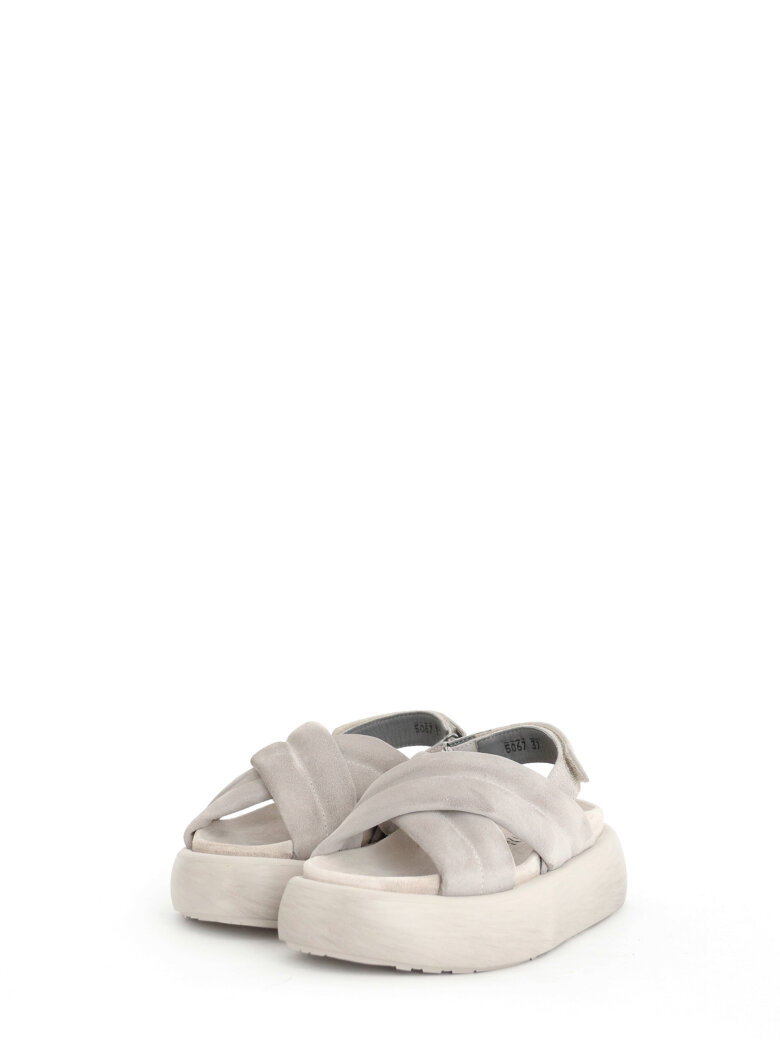 Lofina - Sandal in suede with velcro closure