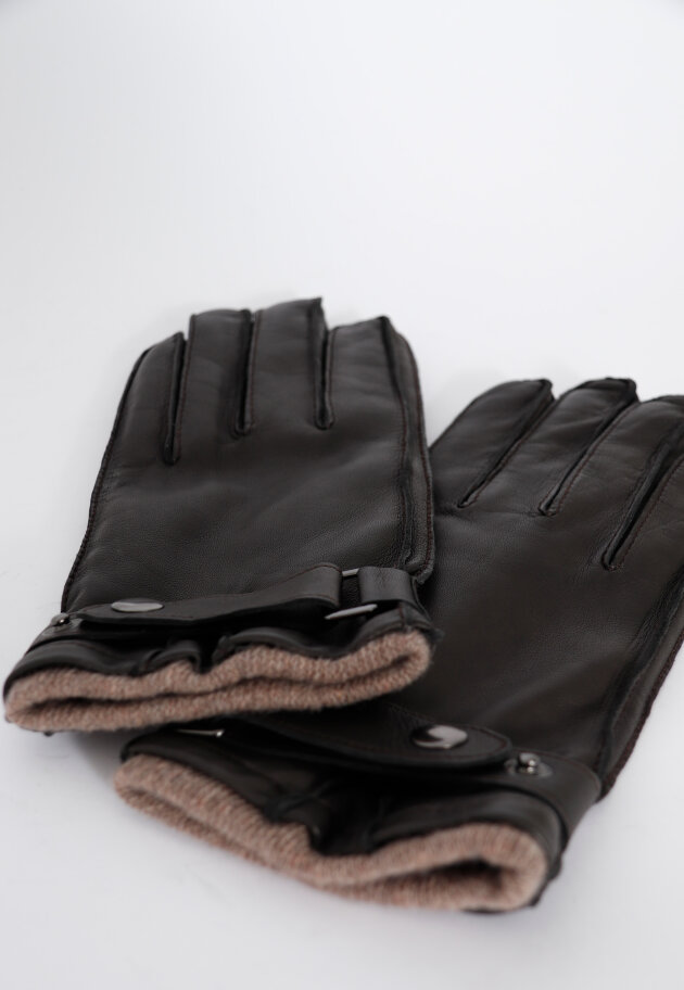 Gloves made in lam skin and lined with cashmere