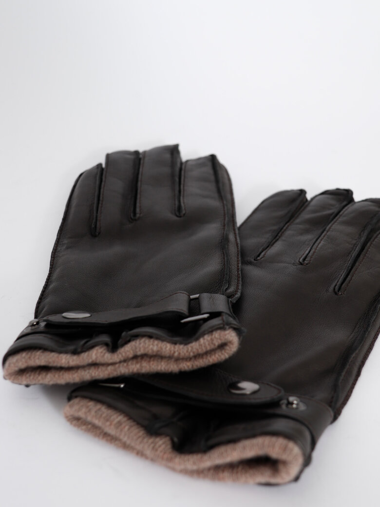 Gloves made in lam skin and lined with cashmere