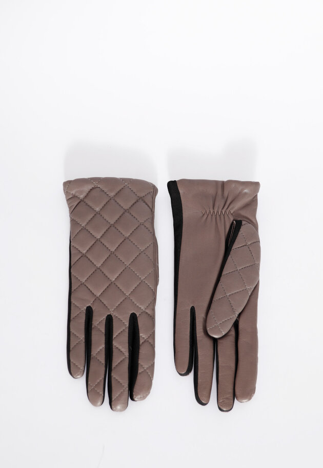 Gloves made in lam skin and lined with cashmere