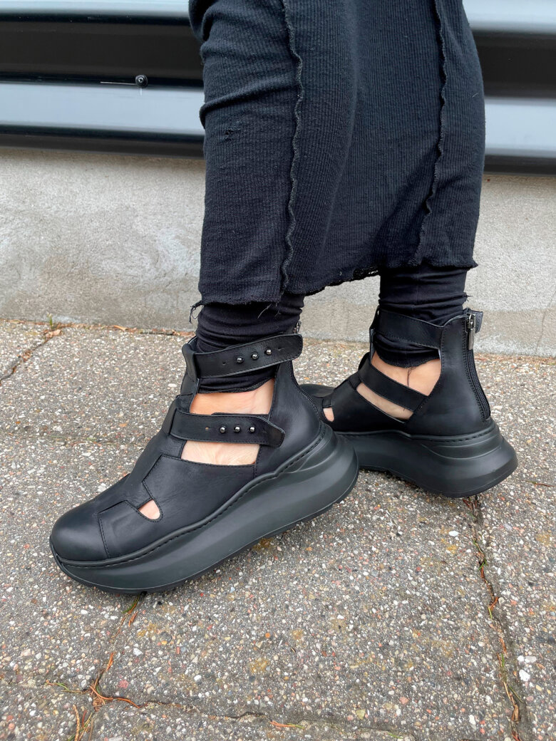 Lofina - Sneakers with zipper