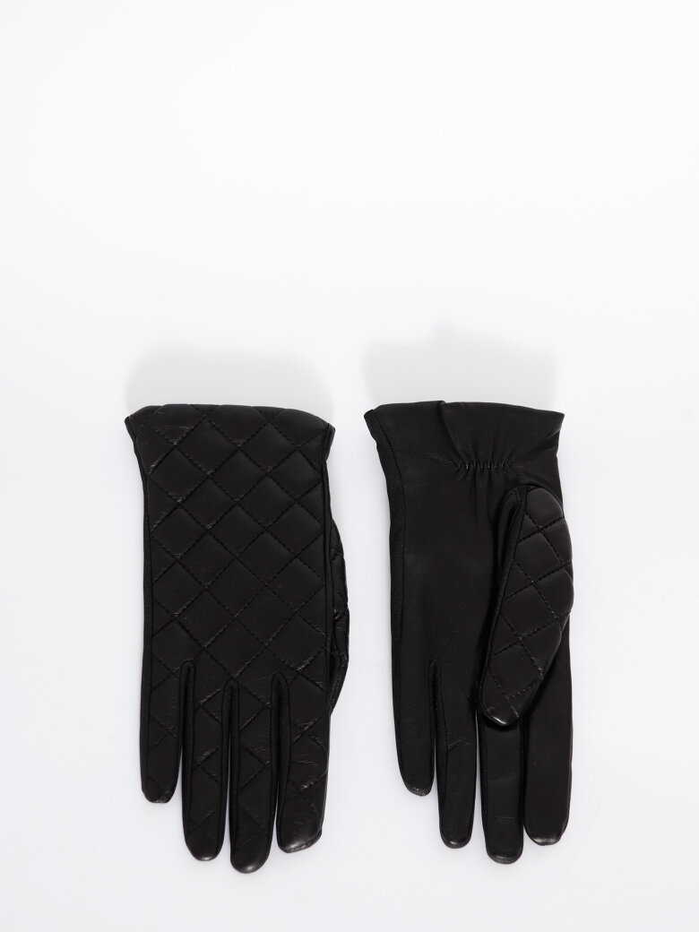 Gloves made in lam skin and lined with cashmere