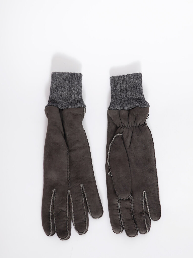 Gloves made in sheepskin