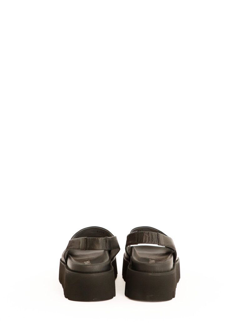 Lofina - Sandal with elastic strap