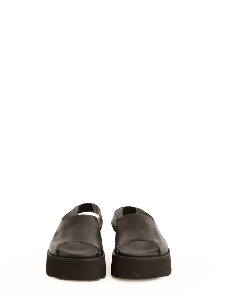 Lofina - Sandal with elastic strap