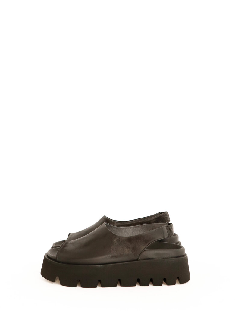 Lofina - Sandal with elastic strap
