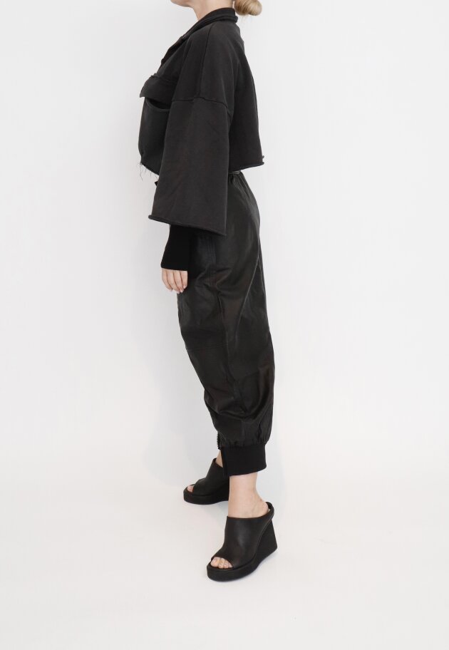 Sort Aarhus - Cropped leather pants