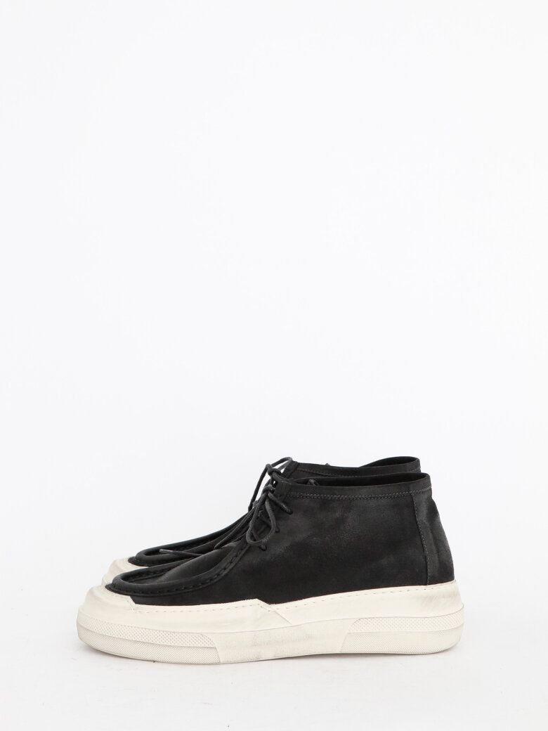 Lofina - Men shoe with a white sole and laces