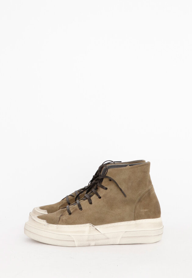 Lofina - Men shoe with a white sole and elastic