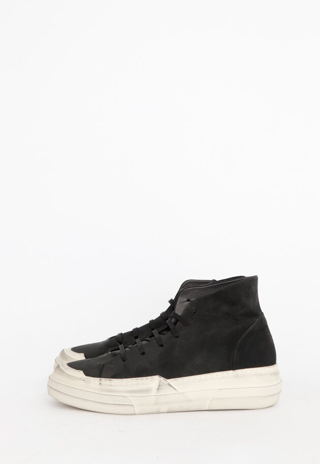 Lofina - Men shoe with a white sole and elastic