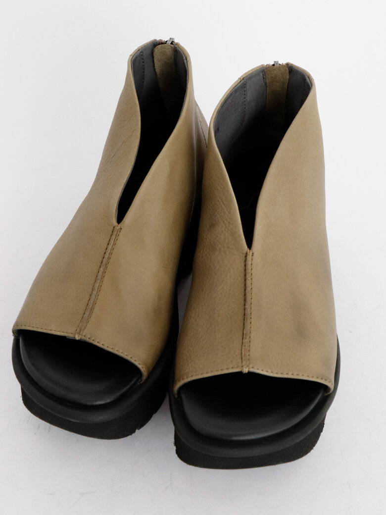 Lofina sandal med lynlås