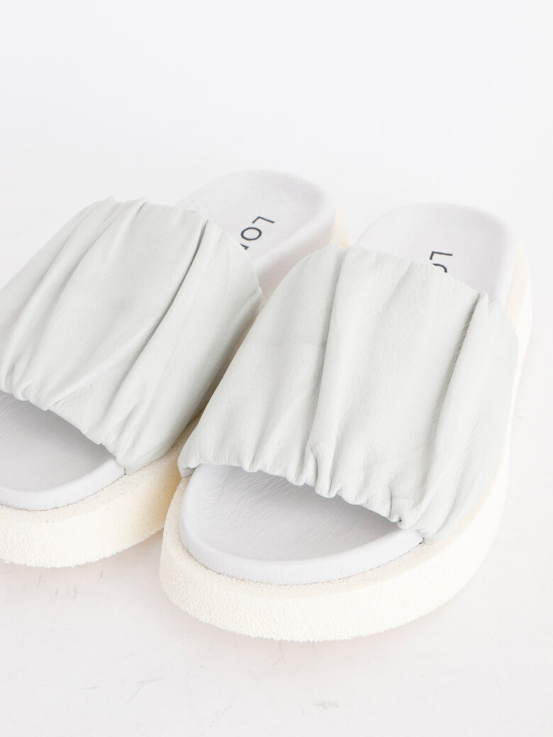 Lofina - Sandal med rynkeeffekt
