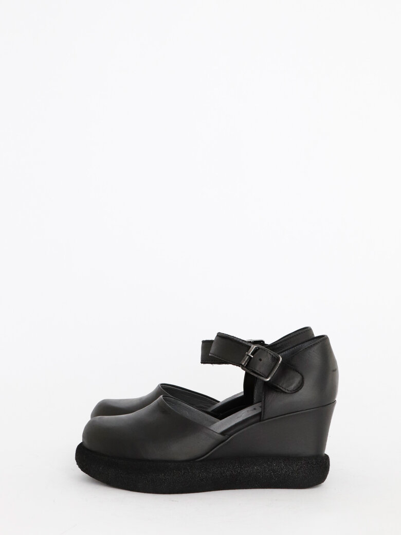 Lofina - Sandal med kilehæl