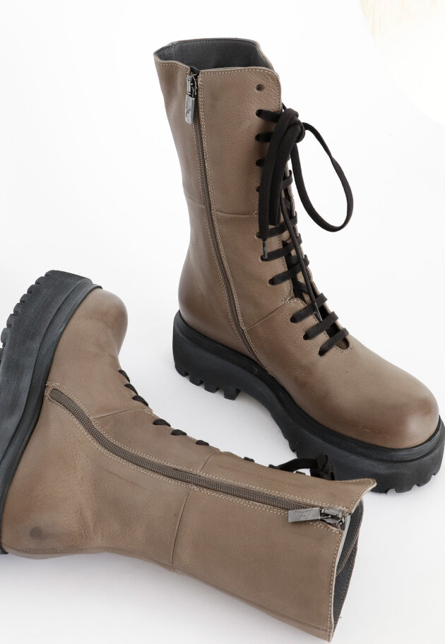 Lofina - Boot with laces and zipper