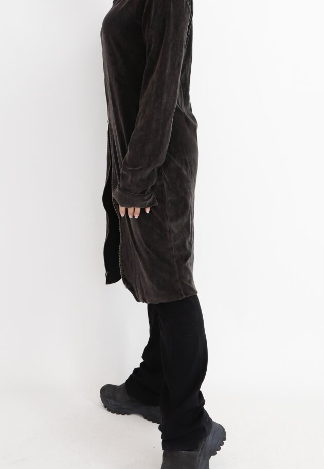 Bluse i vasket velour med lynlås Bluse i vasket velour med lynlås