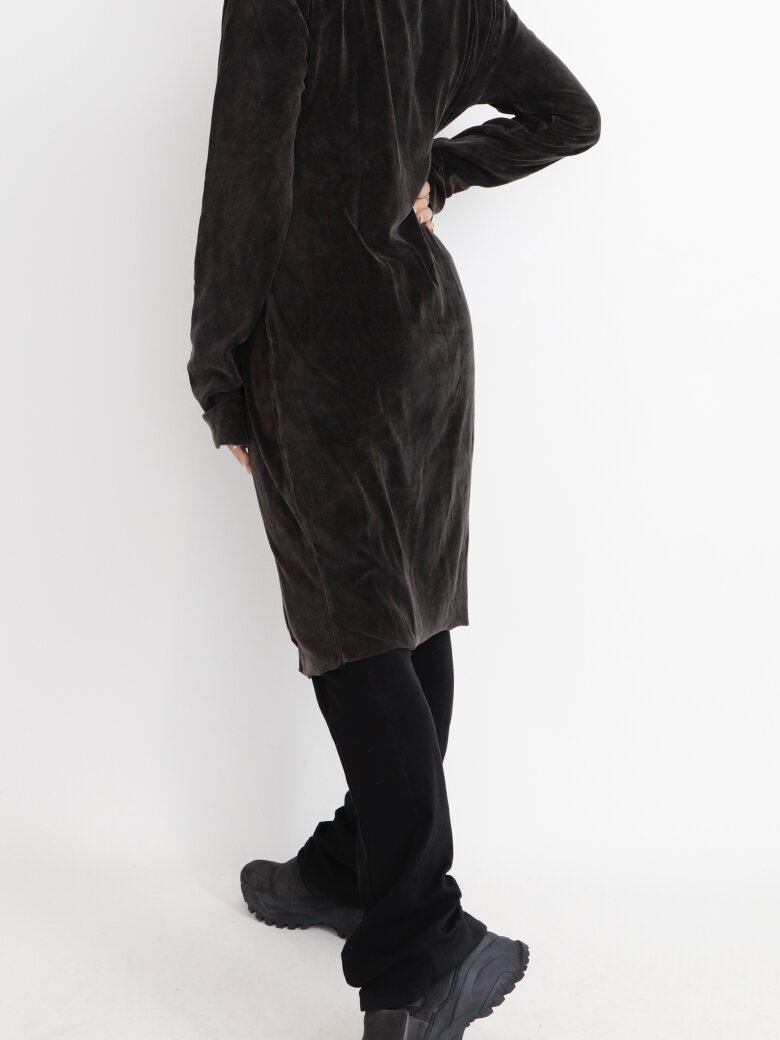 Bluse i vasket velour med lynlås Bluse i vasket velour med lynlås