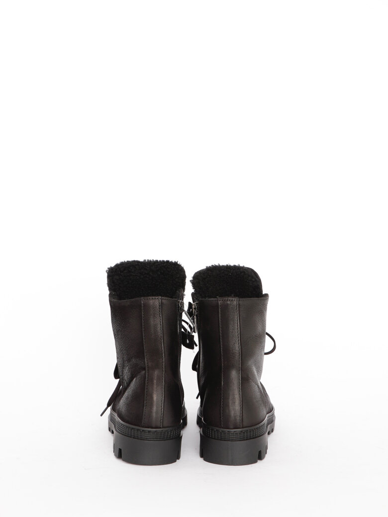 Lofina - Støvle med for og snøre