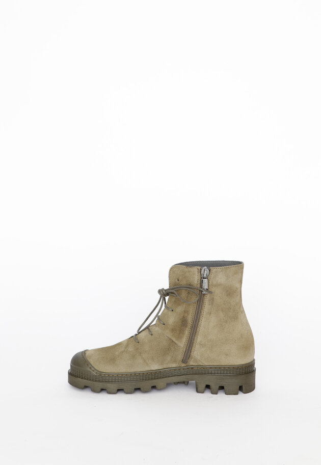 Boots - Lofina - Boot with a micro sole and stretch leather