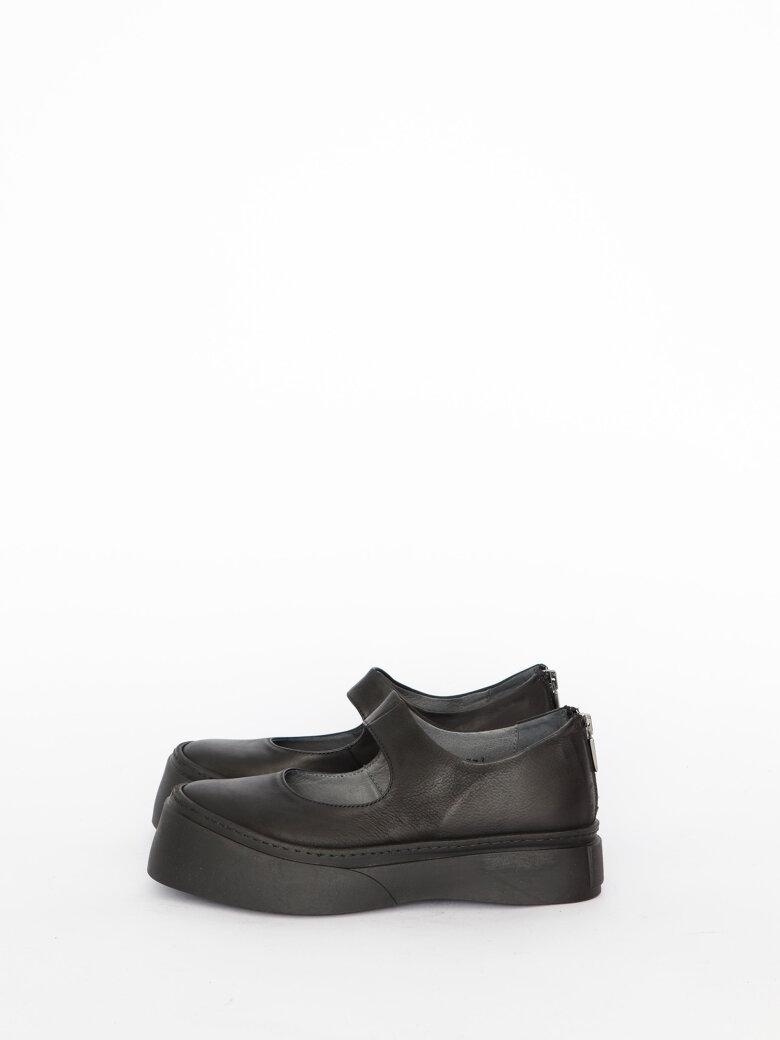 Lofina - Feminine shoe with zipper