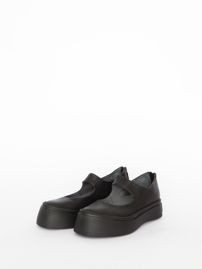 Lofina - Feminine shoe with zipper