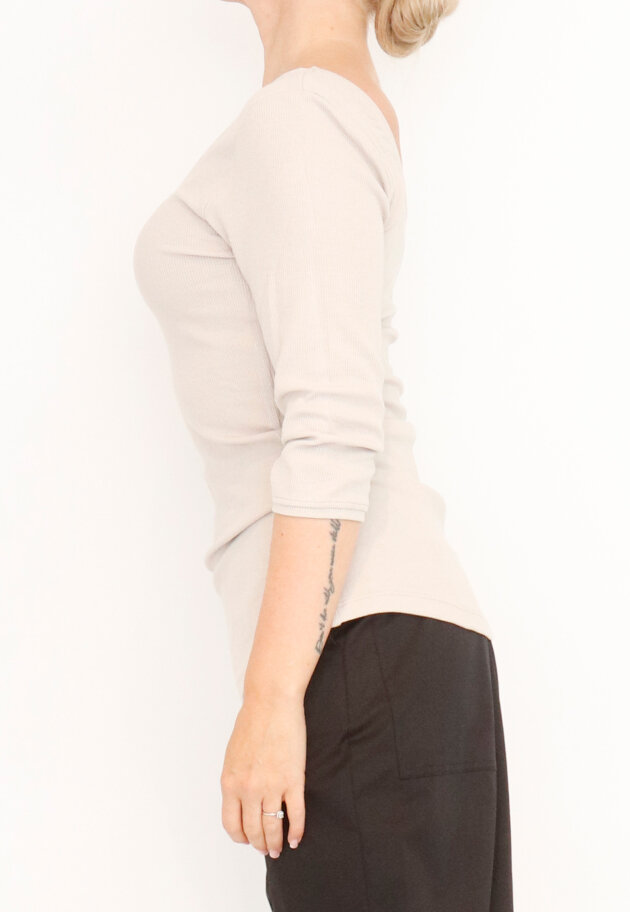 Sort Aarhus - Fitted blouse with ¾ sleeves