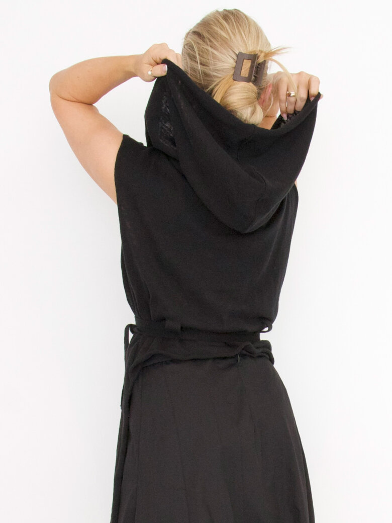 Sort Aarhus - Stylish knitted vest 