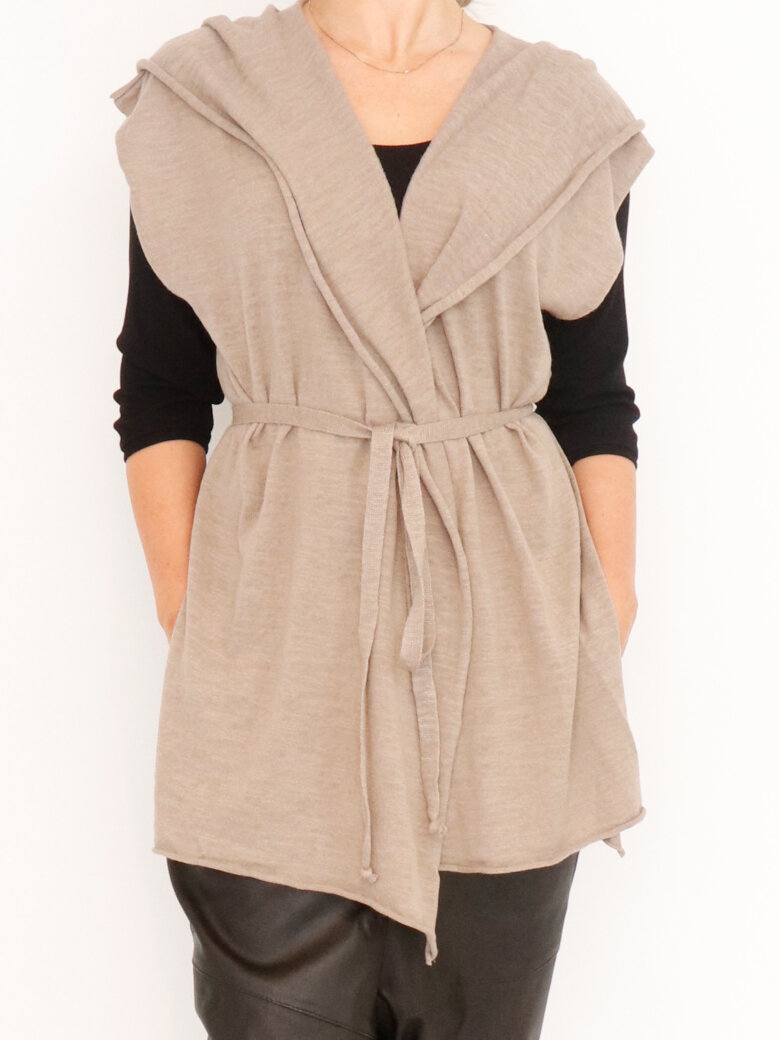 Sort Aarhus - Stylish knitted vest 