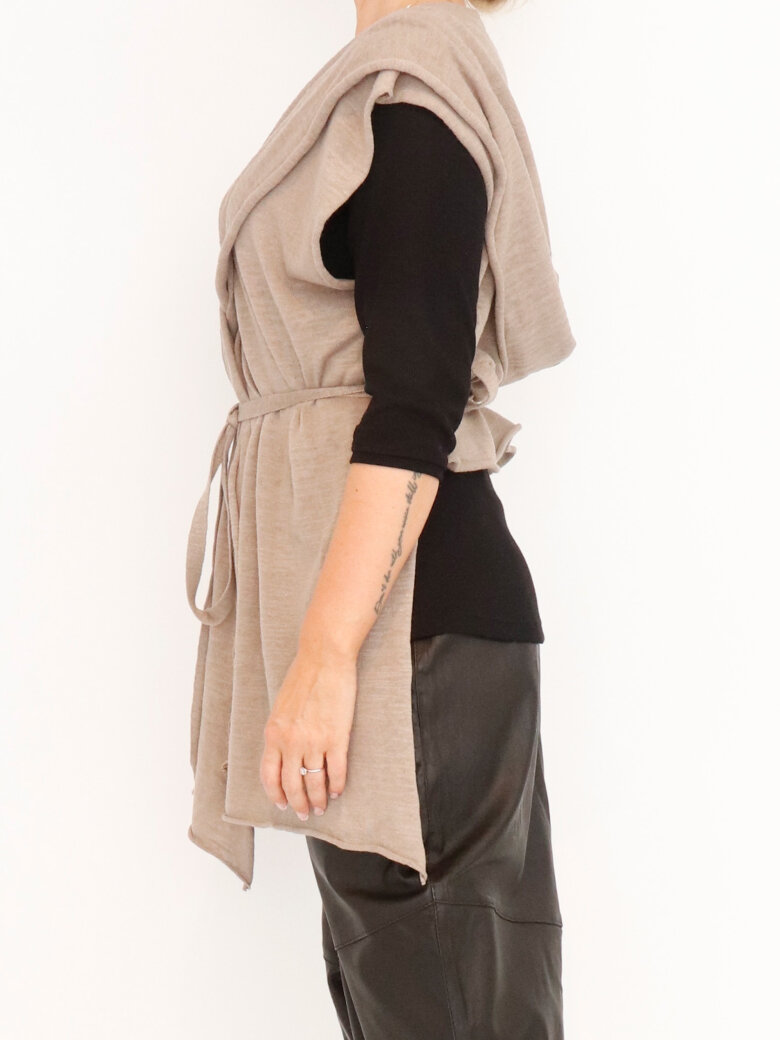 Sort Aarhus - Stylish knitted vest 