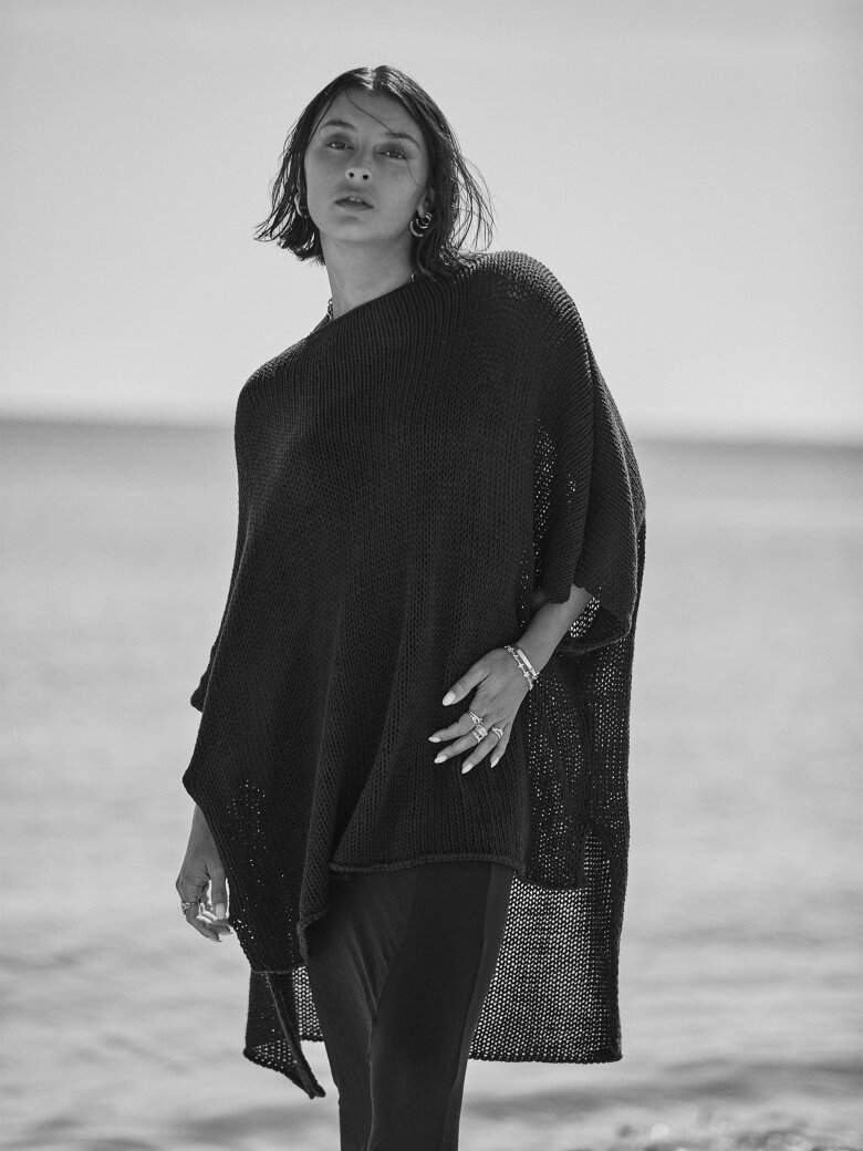 Sort Aarhus - Oversized knit blouse