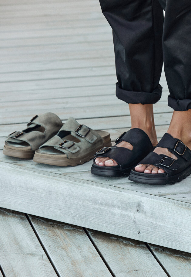 Lofina - Sandal med fodsengssål og spænder