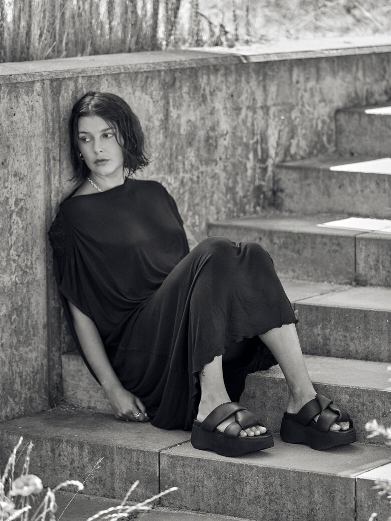 Sort Aarhus - Tight fit dress with wrinkle details