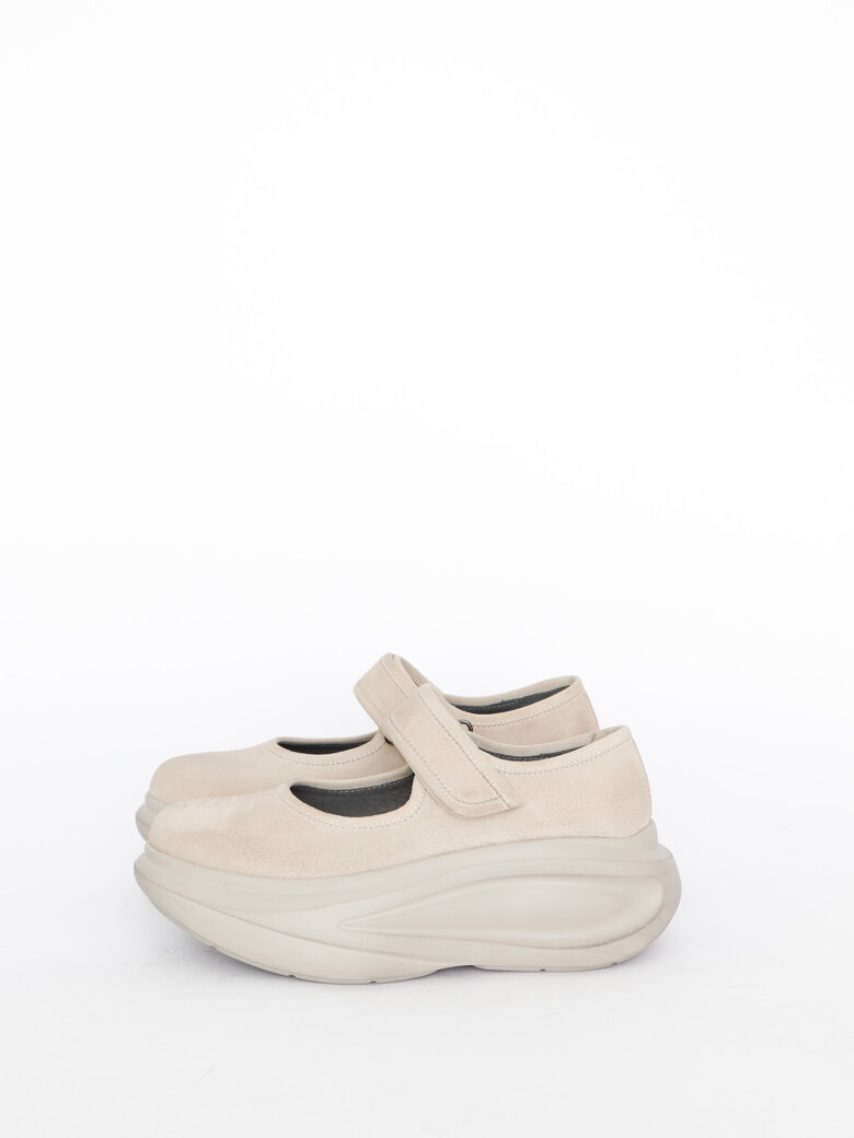 Lofina - Open shoes with velcro closure