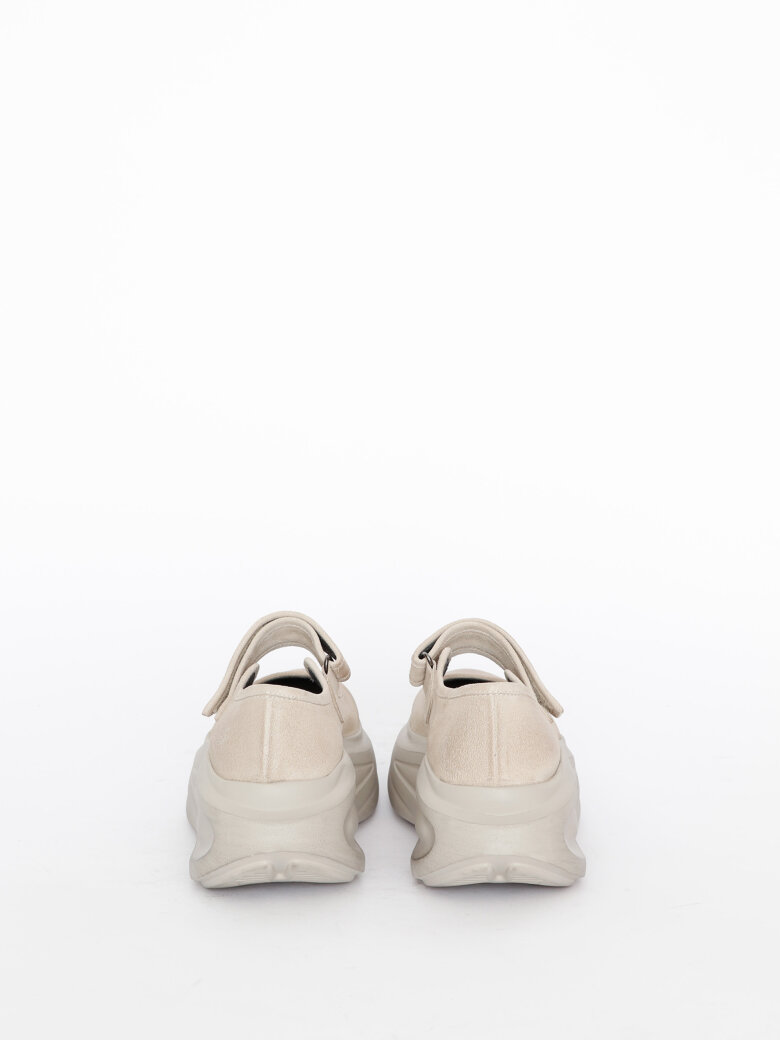 Lofina - Open shoes with velcro closure