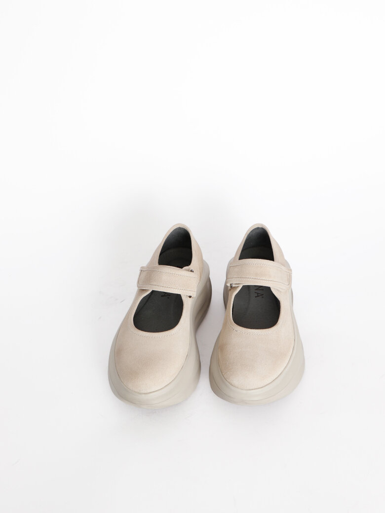 Lofina - Open shoes with velcro closure