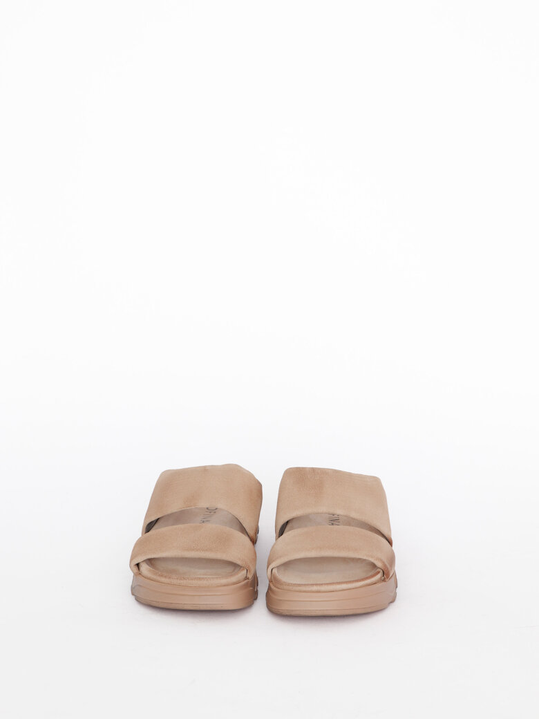 Lofina - Sandal with footbed sole