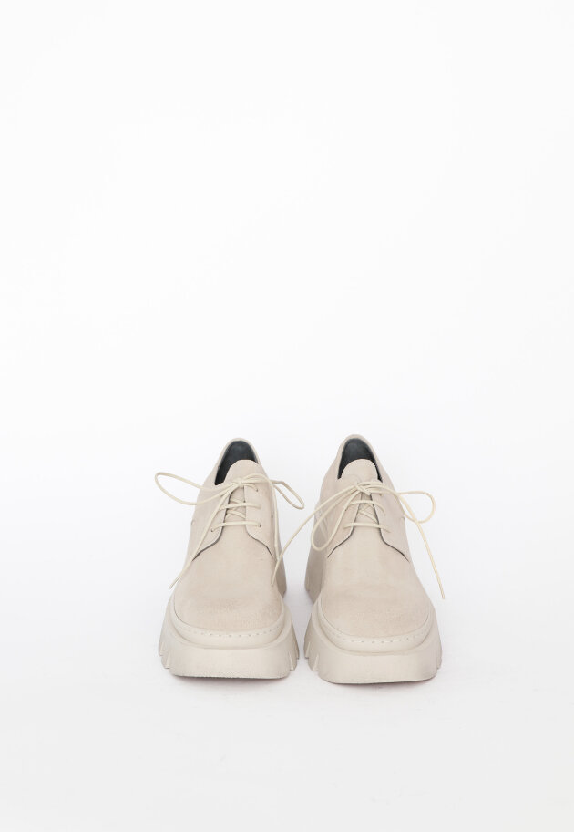 Lofina - Feminine shoe with laces