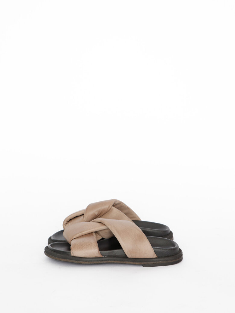 Lofina - Sandal with twist detail and leather sole