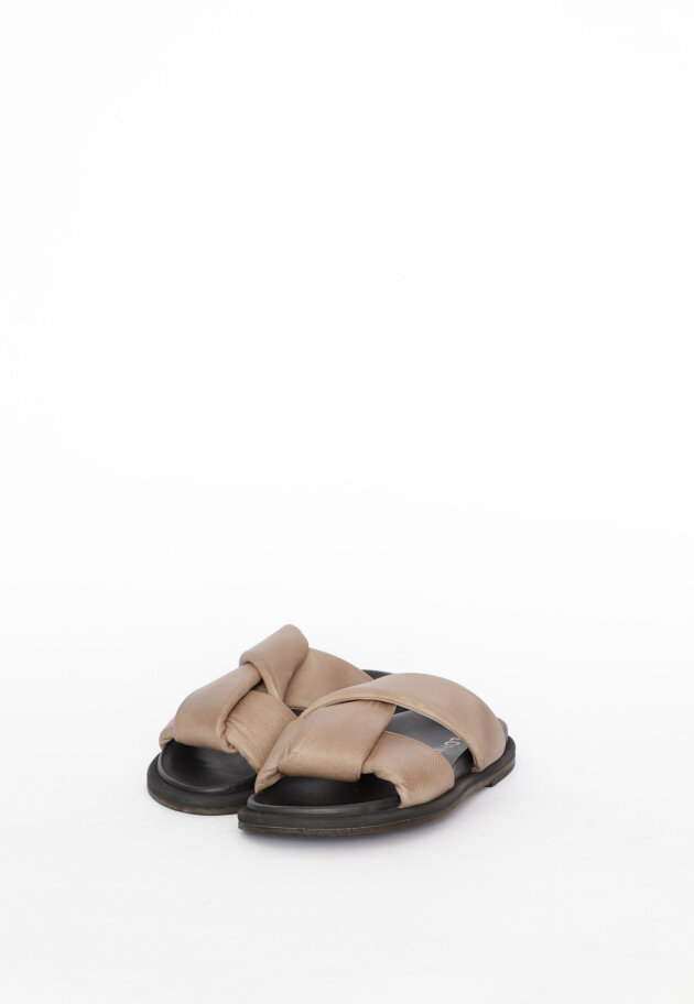 Lofina - Sandal with twist detail and leather sole