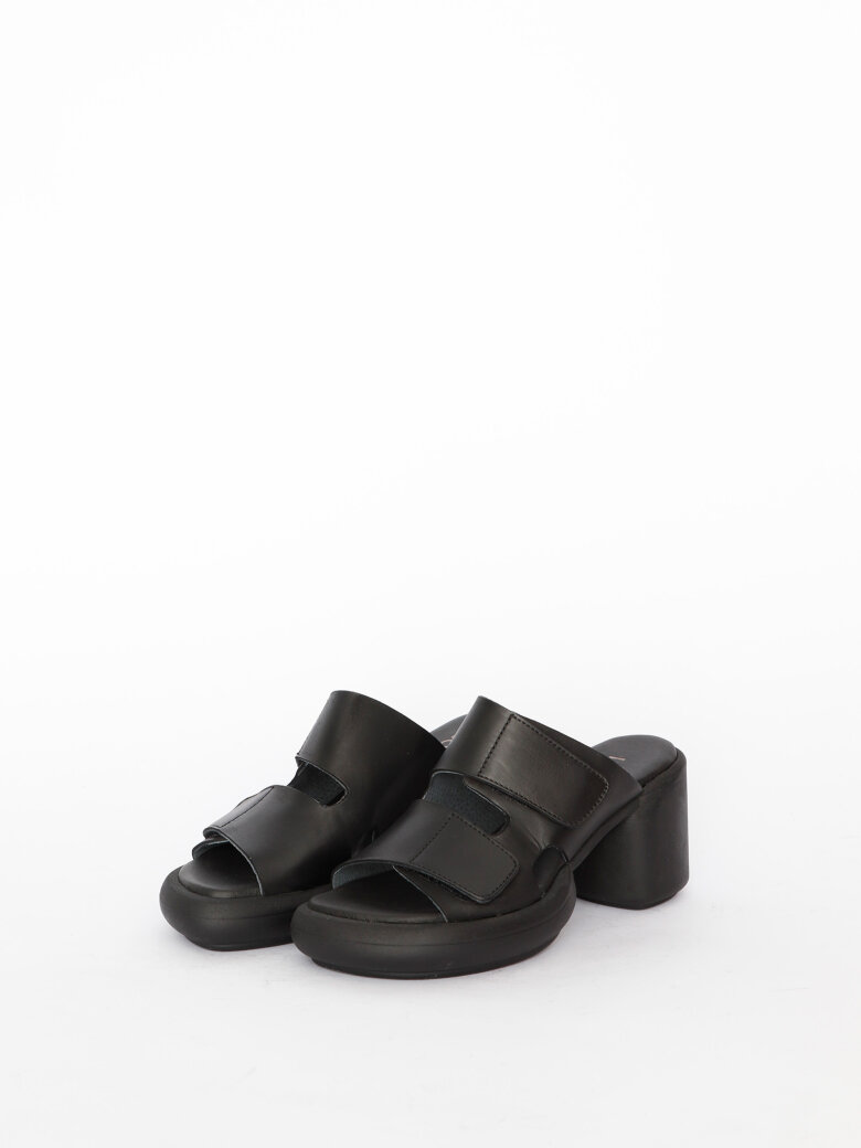 Lofina - Sandal med høj hæl og velcrolukning