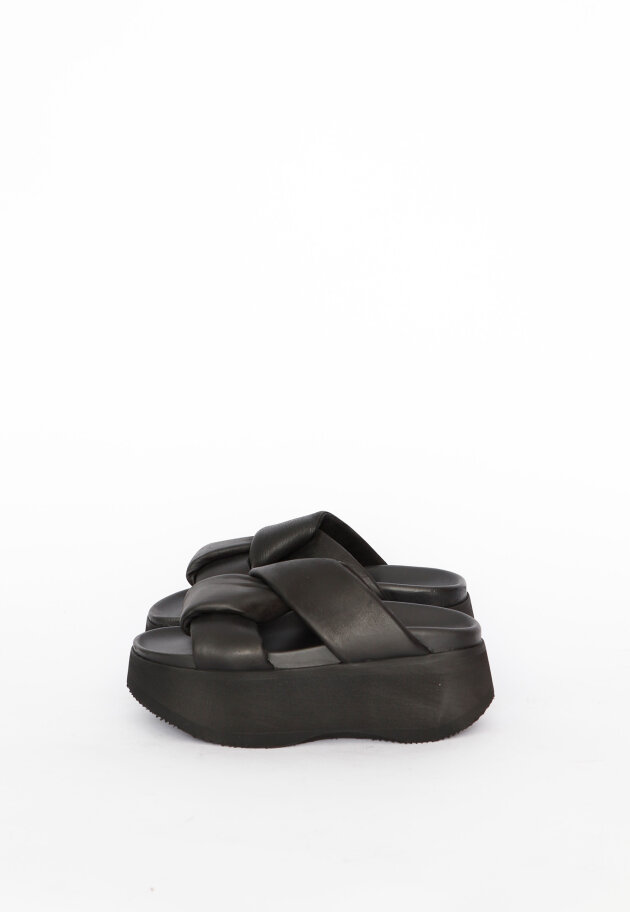 Lofina - Chunky sandal with twist detail