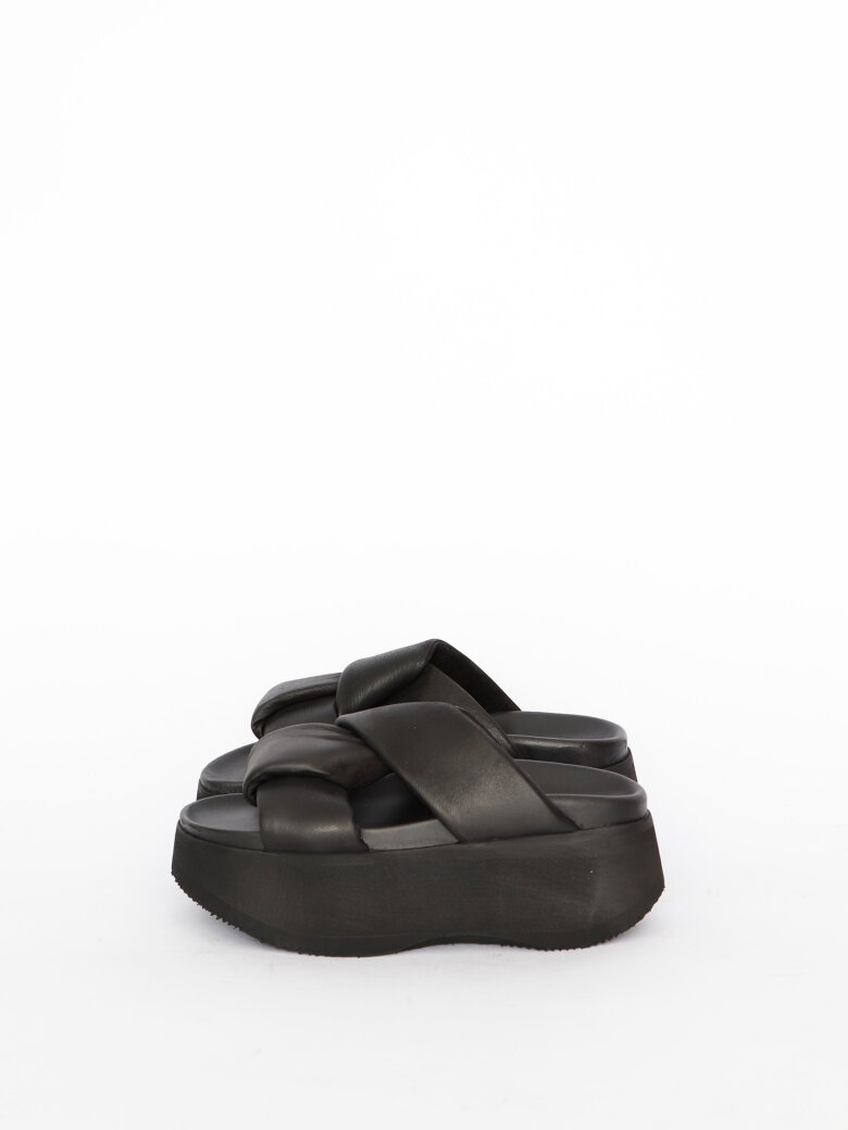 Lofina - Chunky sandal with twist detail