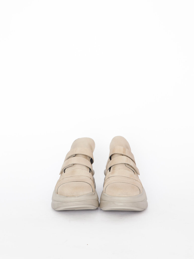Lofina - Sneakers with velcro closure