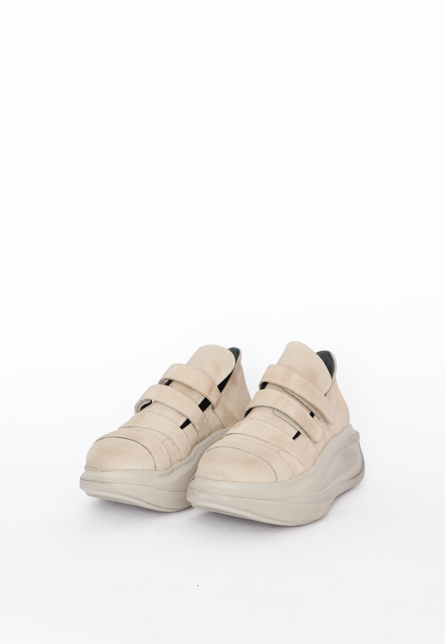Lofina - Sneakers with velcro closure