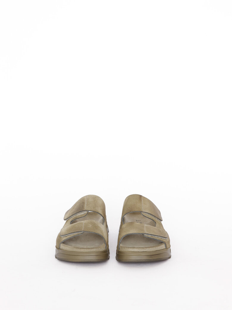 Lofina - Sandal with Velcro closure