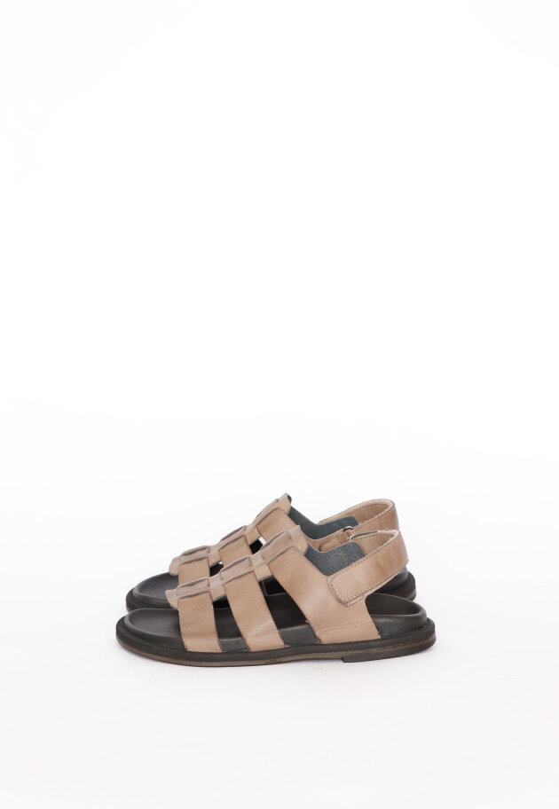 Lofina - Sandal with Velcro closure