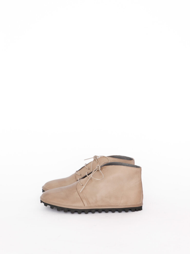 Lofina - Desert boot with a flexible sole