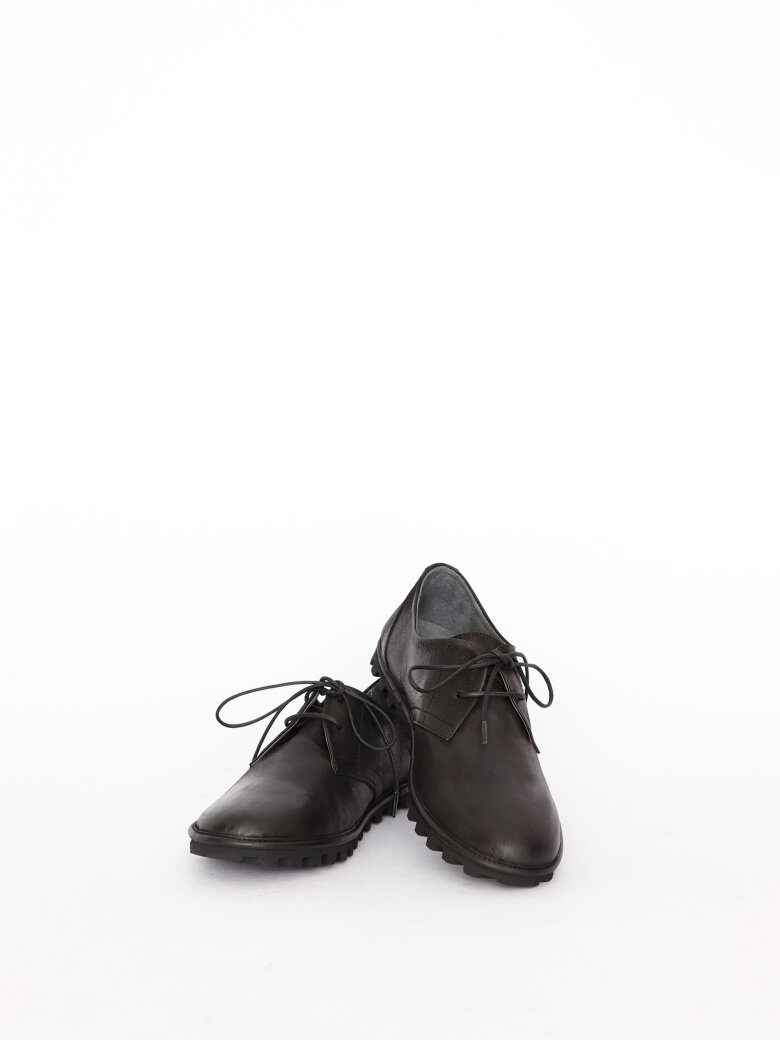 Lofina - Shoe with a flexible sole