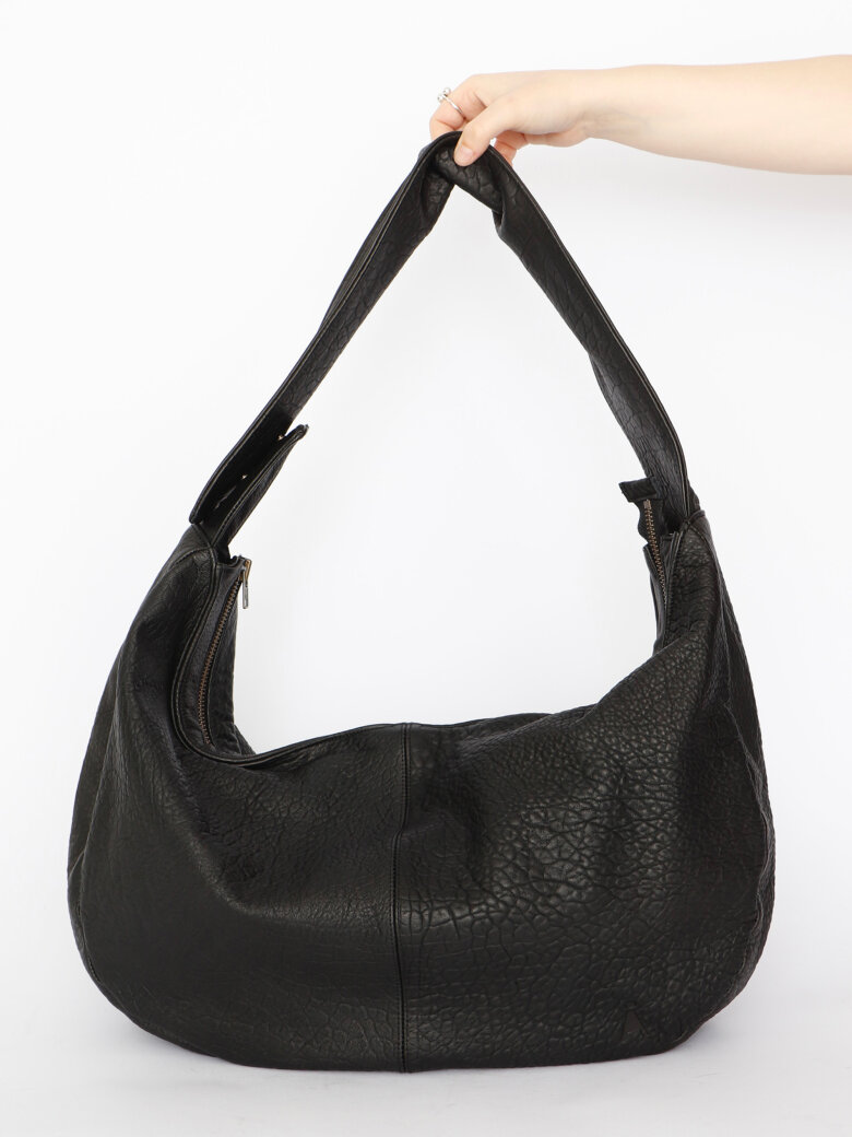 Sort Aarhus - Spacious shoulder bag with zipper