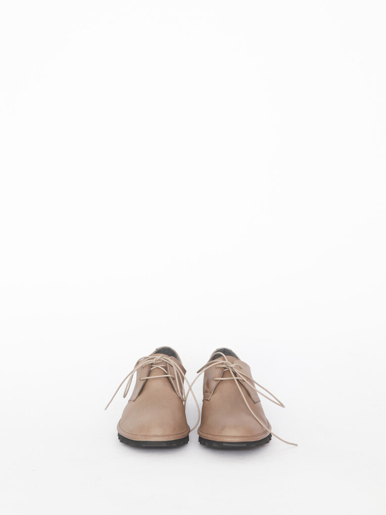 Lofina - Shoe with a flexible sole