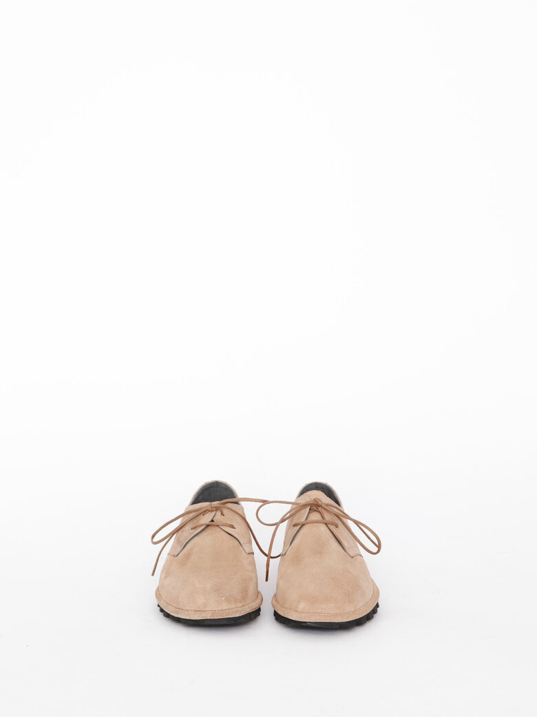 Lofina - Shoe with a flexible sole